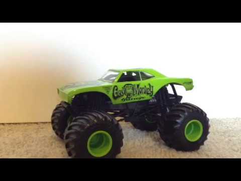 Hot Wheels Monster Jam 1:24 Scale Gas Monkey Garage Review! - YouTube
