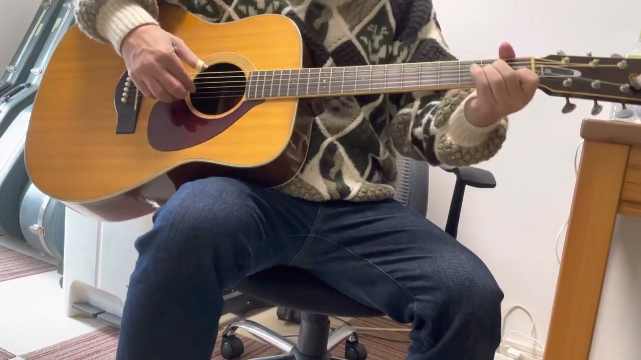 YAMAHA FG-350/赤ラベル1972年モデル試奏 - YouTube