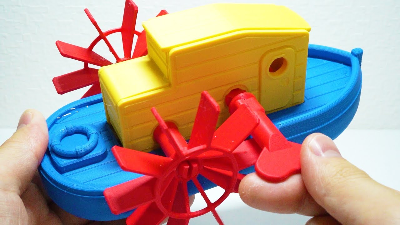 When you turn the clockwork on this ship it's so funny lol