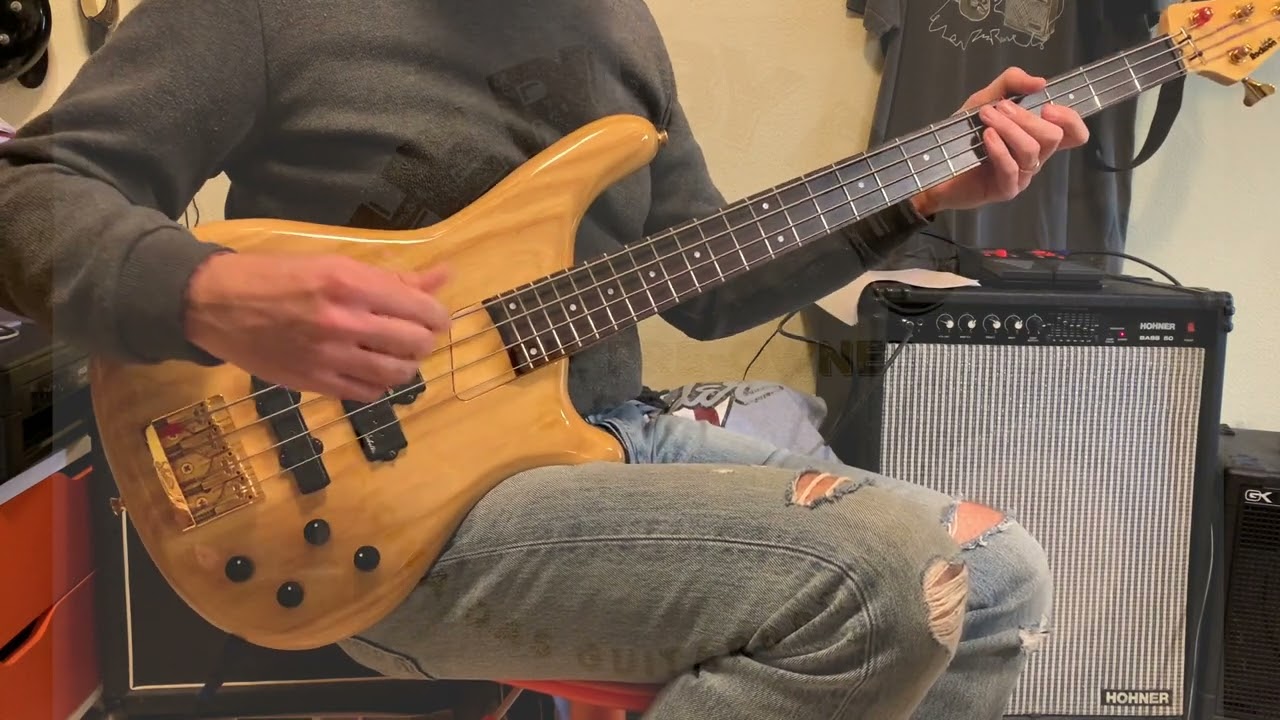 Rockoon RB-61pj electric bass. Kawai Made in Japan with Scaller