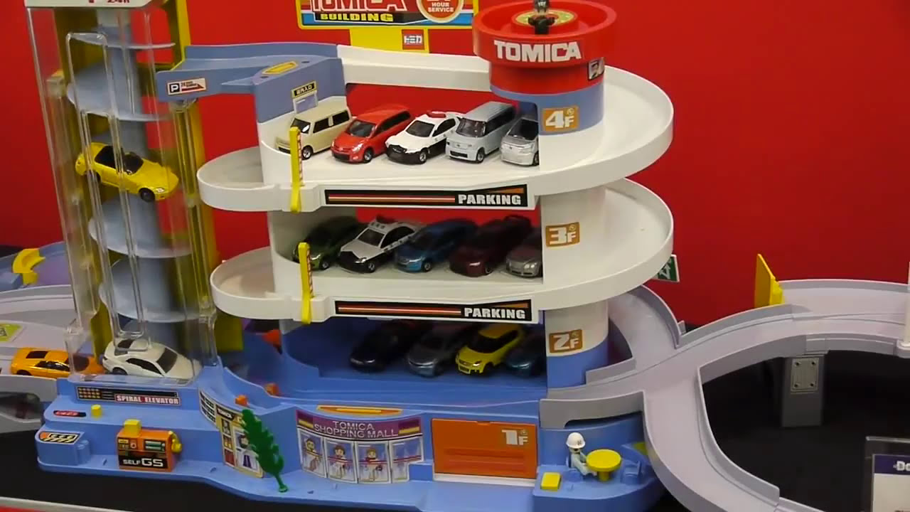 トミカの「スーパーオートトミカビル」「高速道路 にぎやかドライブ