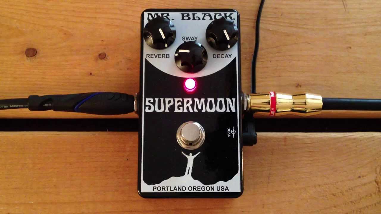 5 Minutes with the Mr. Black Supermoon - Pedal Demo - YouTube