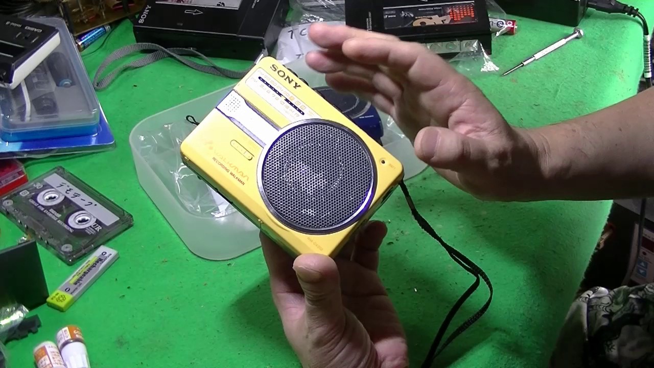 SONY 2003年 カセットウォークマン WM-GX202 - YouTube