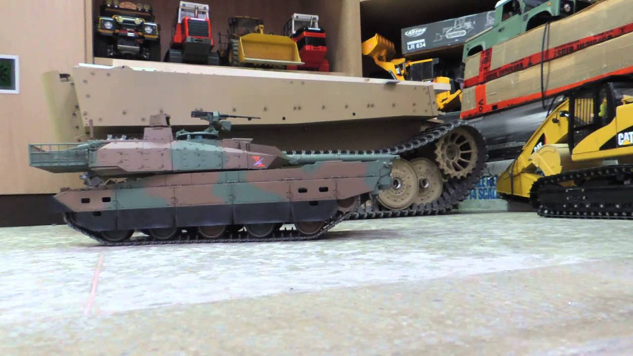 Tamiya 1/16 Type 10 tank - YouTube