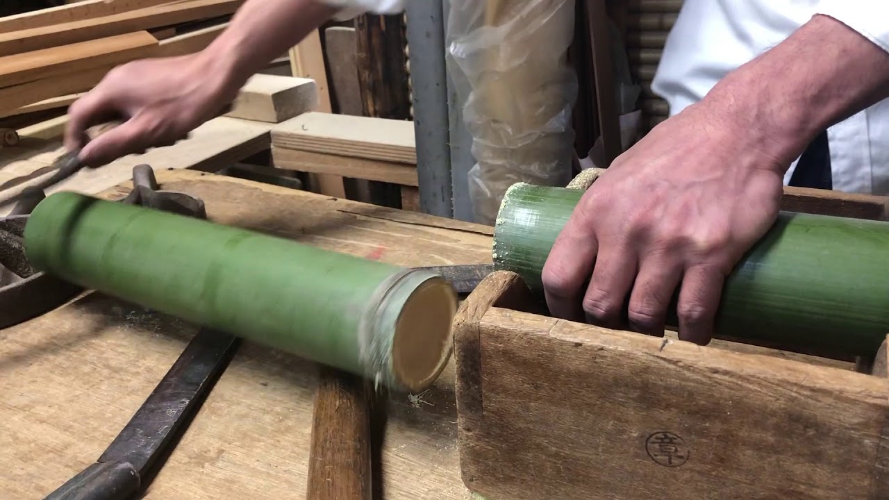 職人芸】即席！竹で作るグラス・お皿・お箸まで。 - YouTube