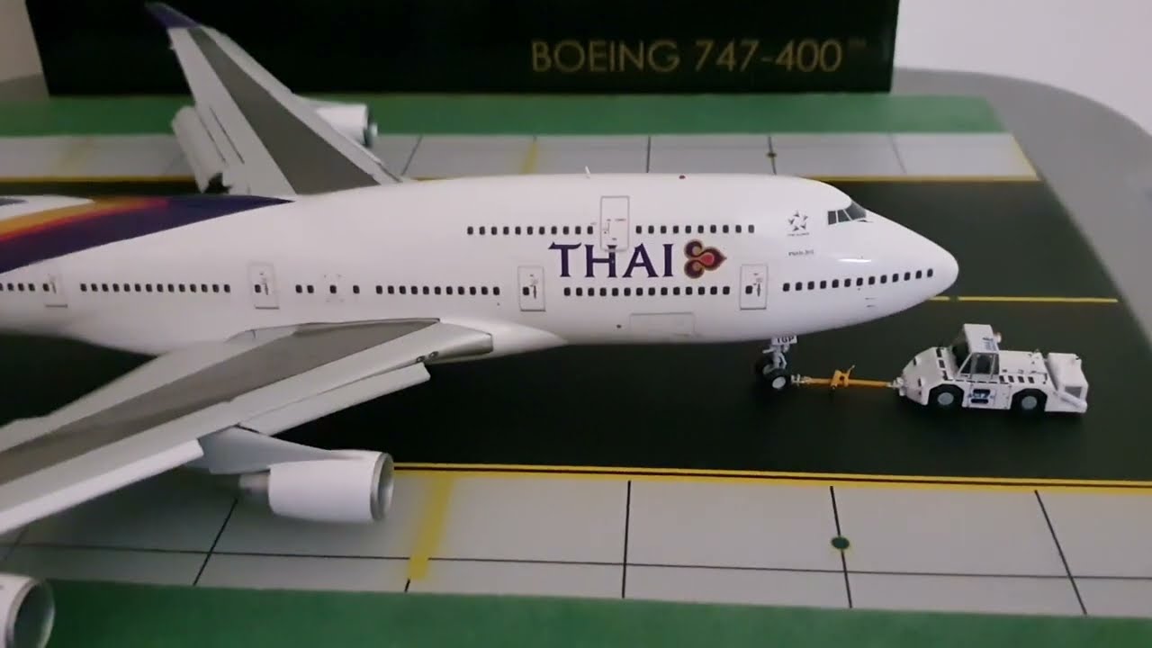 Thai 747-400 Gemini200 (flaps down) 1:200 unboxing with WT250E