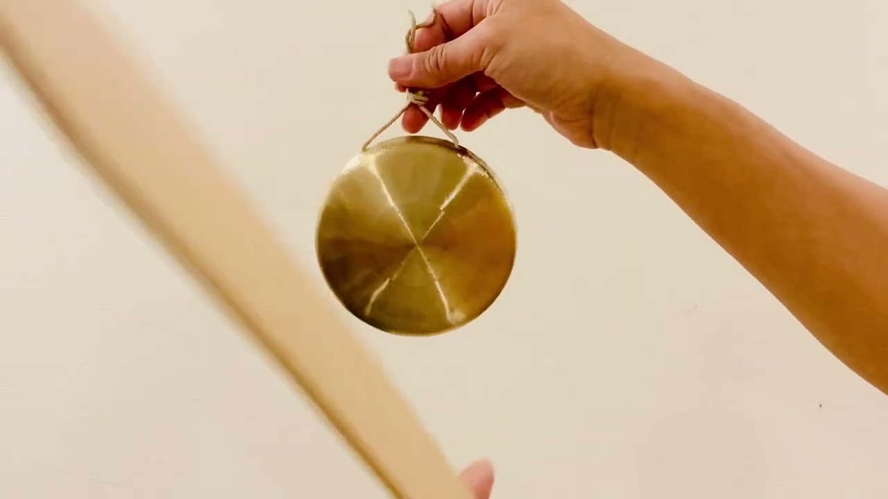 雲鑼(うんら) ドラ ゴング 12cm / Chinese small hand gong - YouTube