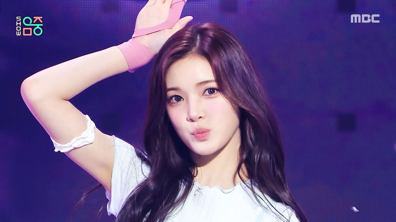 Hearts2Hearts - FOCUS | Show! MusicCore | aired on MBC251101