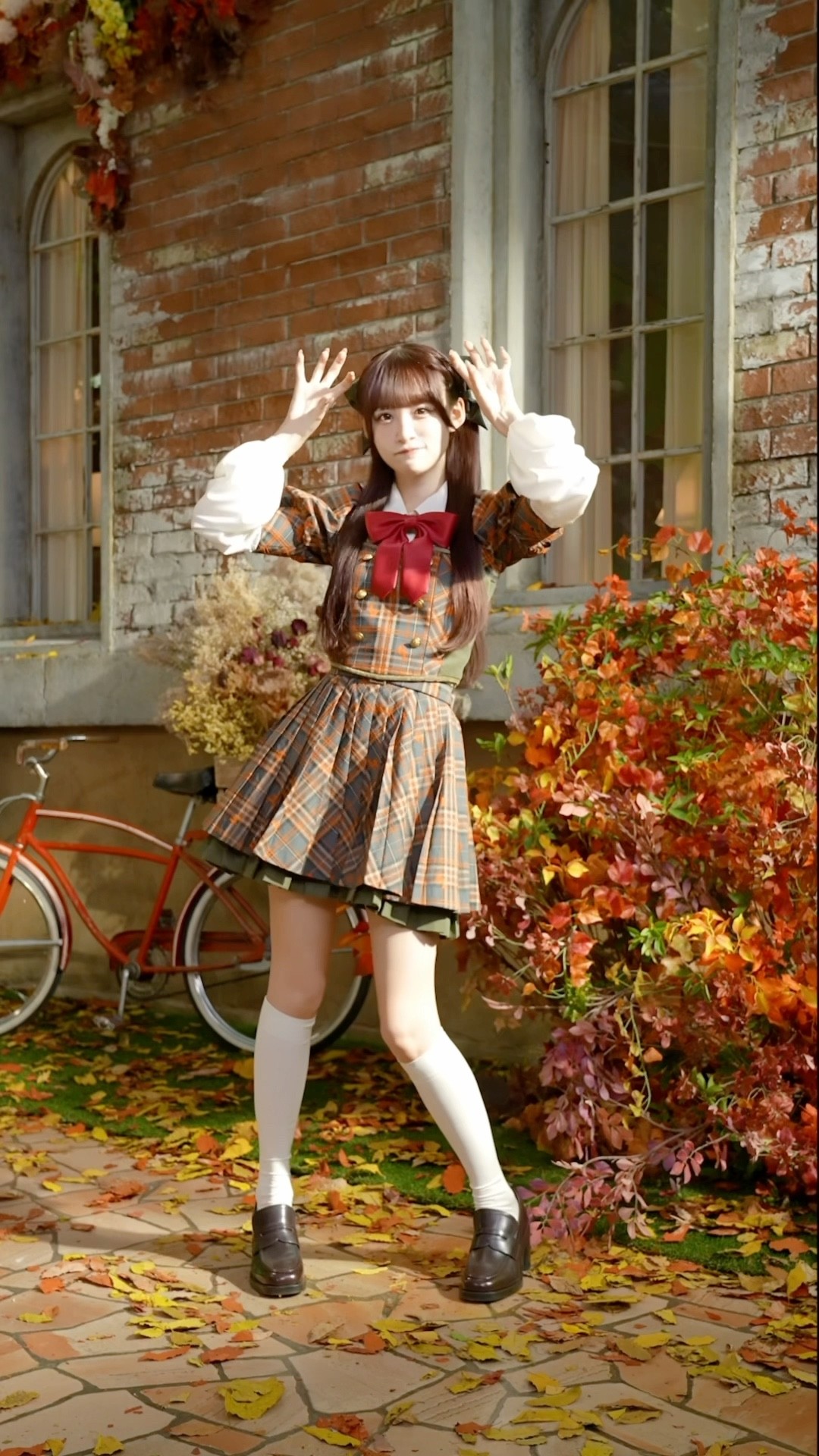 ラブソングに襲われる 」歌唱衣装 全身 DANCE ver.🐺🤎 #イコールラブ