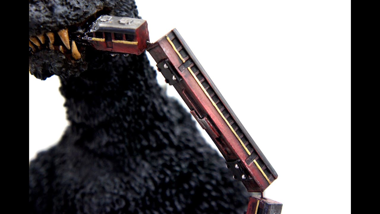初代 ゴジラ 電車咥え 54 Godzilla Train Station Diorama Art Statue