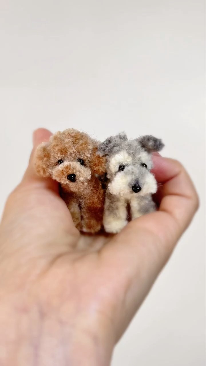 モールで作った手乗り犬🐶Made of pipecleaner dog poodle schnauzer