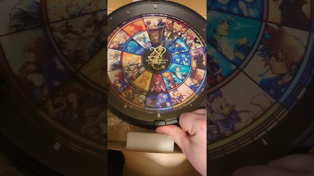 Unboxing Kingdom Hearts 20th Anniversary melody clock - YouTube