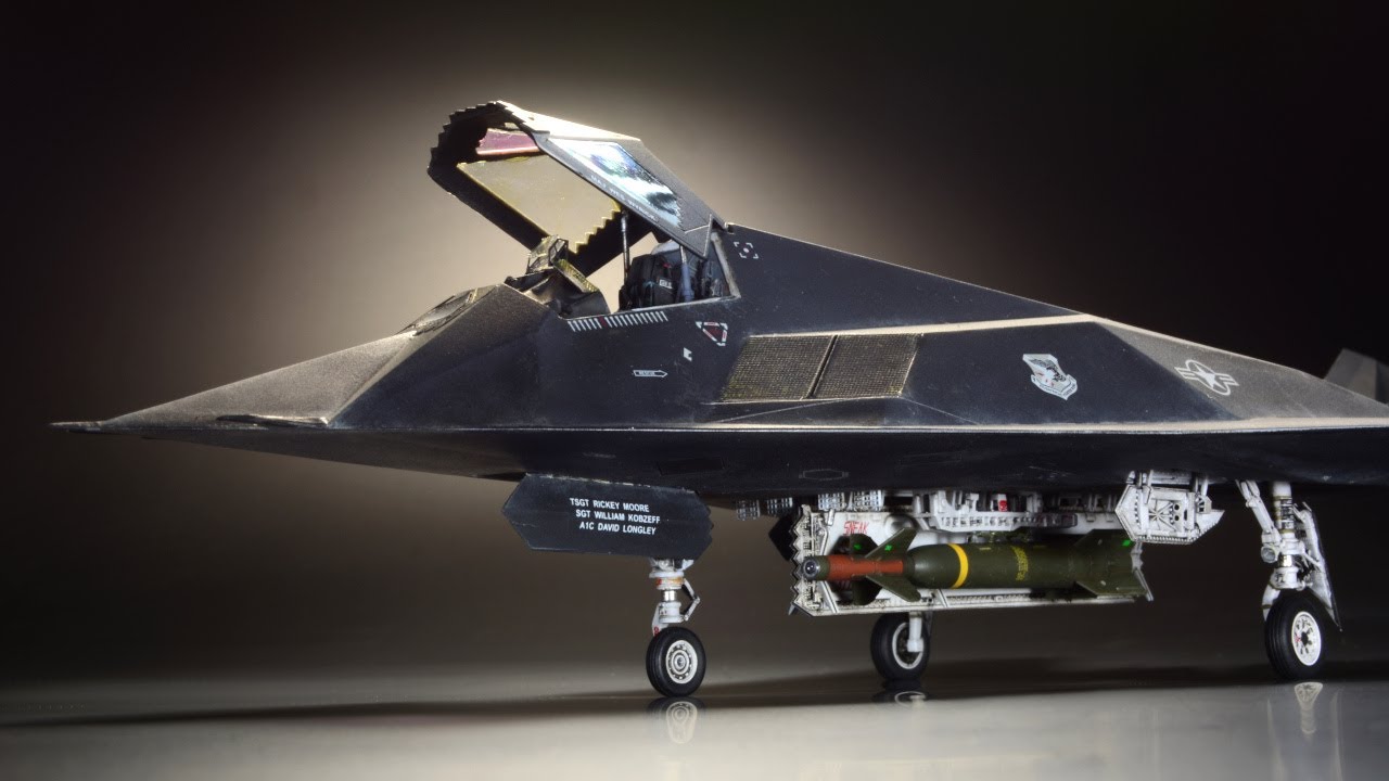 Hogan Wings 1/200 Scale Diecast F 117 Nighthawk USAF Unboxing and