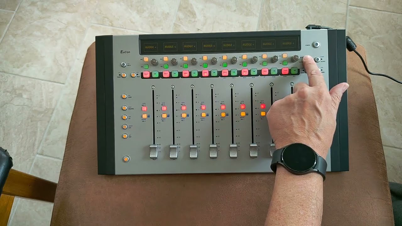 AVID / Euphonix MC Mixer Control Surface Test Mode - YouTube