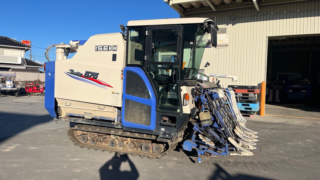 ちょっと改造したイセキコンバインHFR575です♪ - YouTube