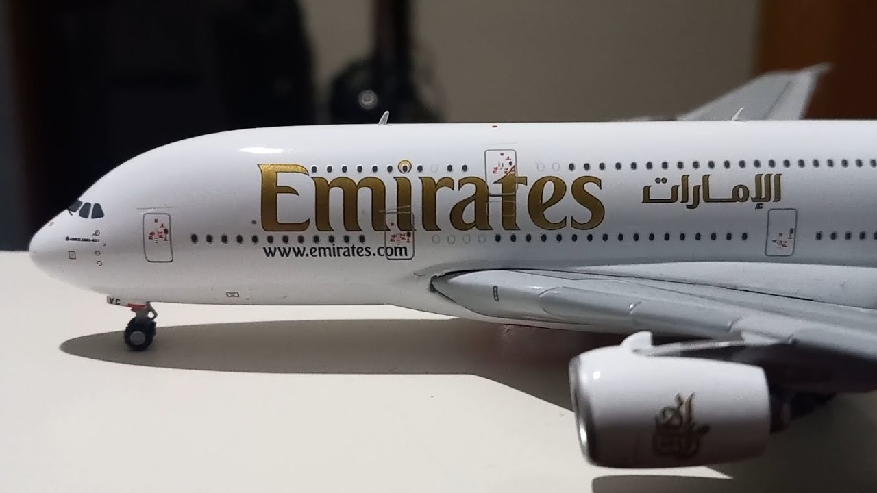 Gemini jets Emirates Airbus A380-800 1/400 scale plane model - YouTube