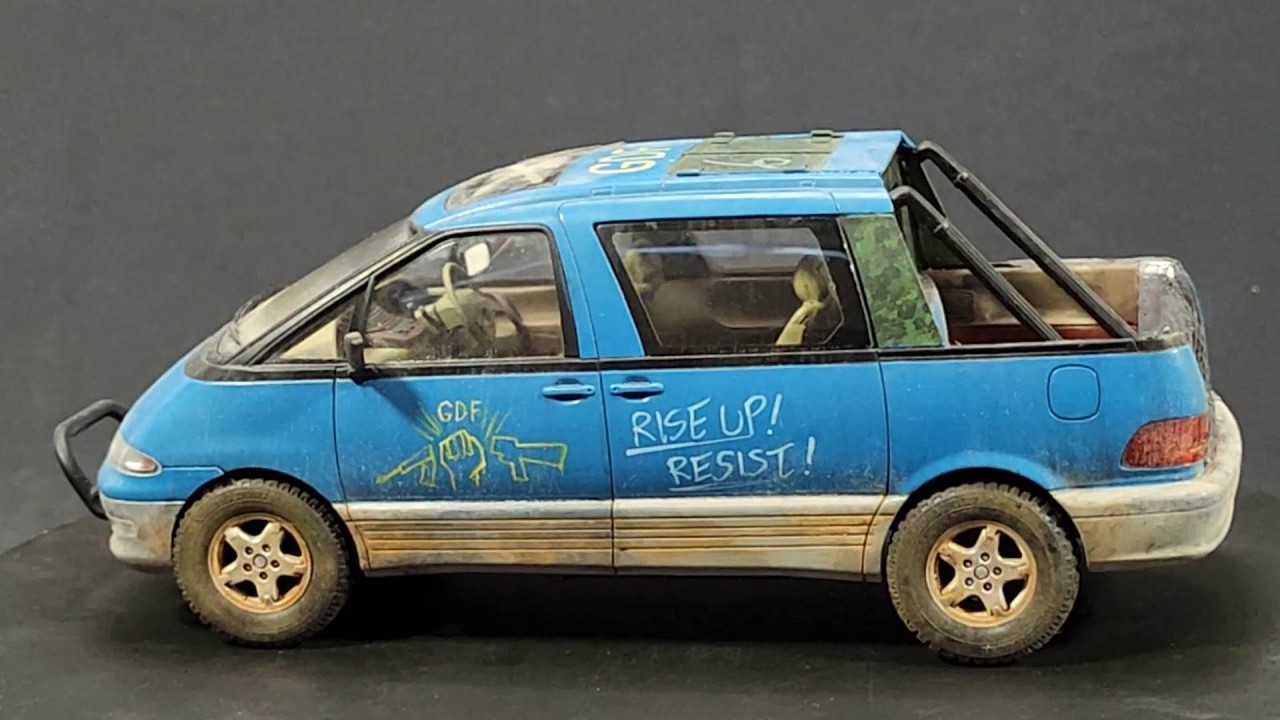 Brother in Blue—Aoshima 1:24 1993 Estima Lucida G 4WD Scale Model