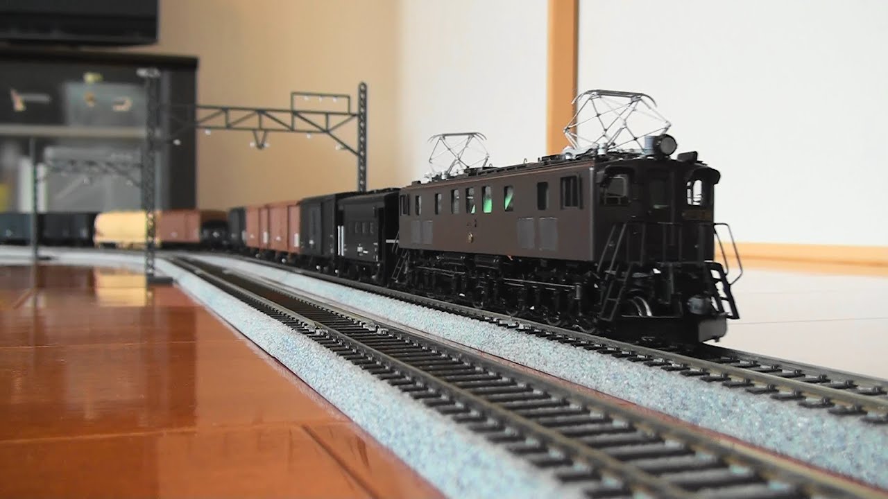 HOゲージ］▷▷EF15（ピノチオ）と昭和の貨物列車 - YouTube