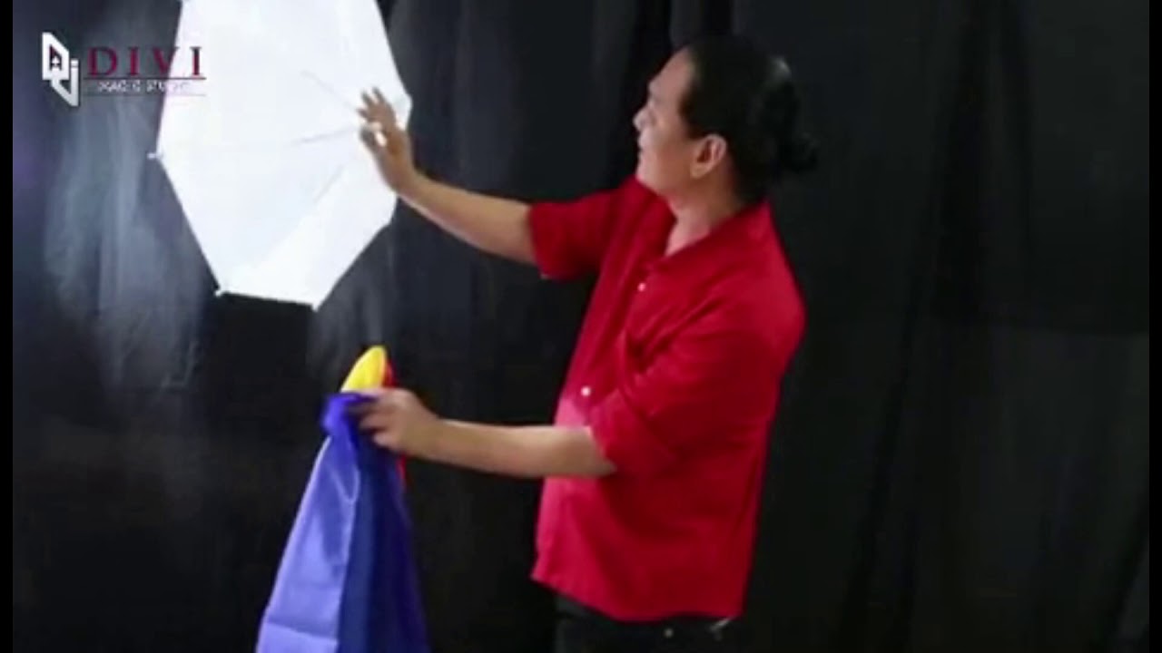 ハンカチからボトルの出現 / セオマジック - YouTube