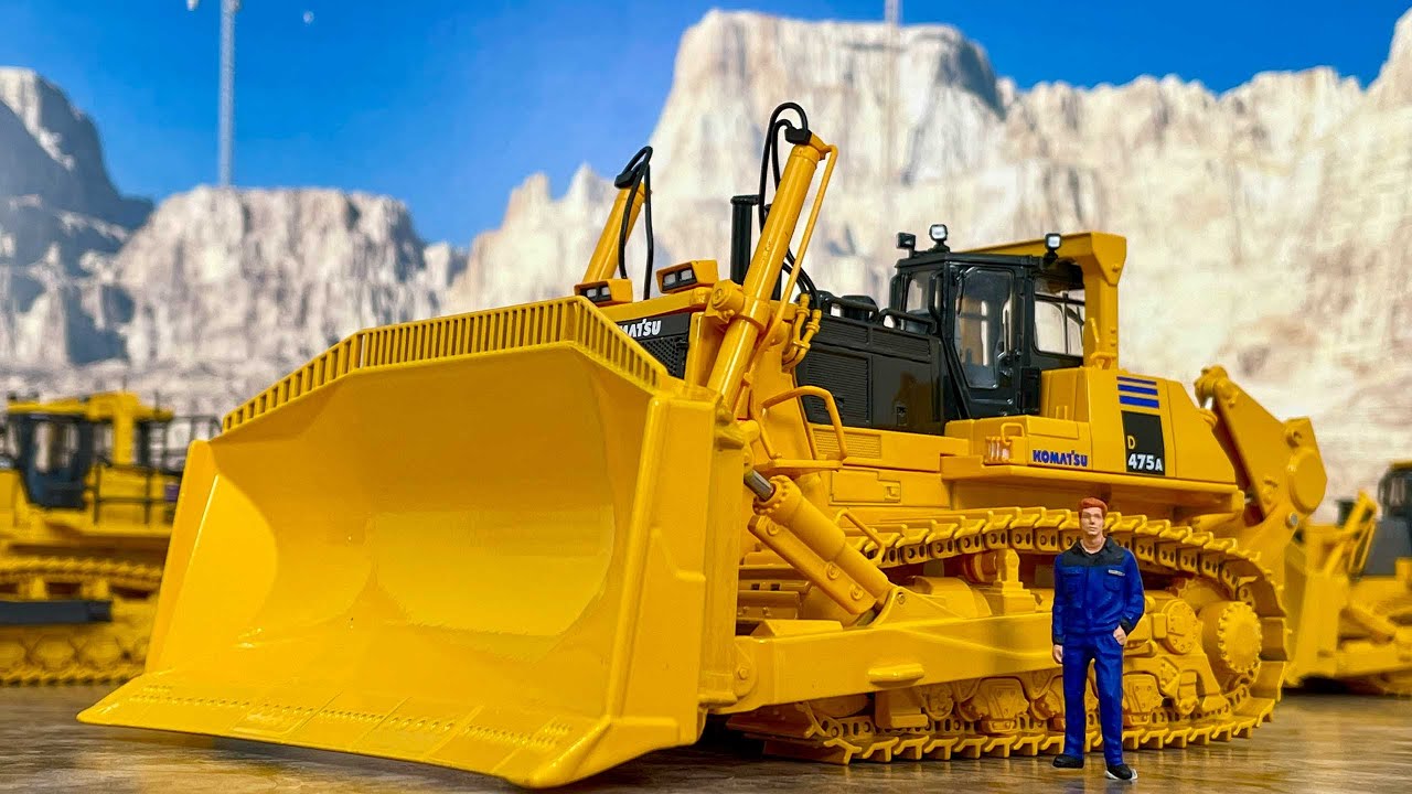 The super-giant bulldozer, the Komatsu D475A! A lineup of six