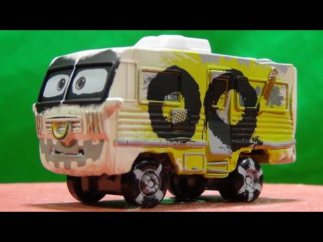 キャンピングカーがモデル ディズニー カーズ トミカ C-31 アーヴィー
