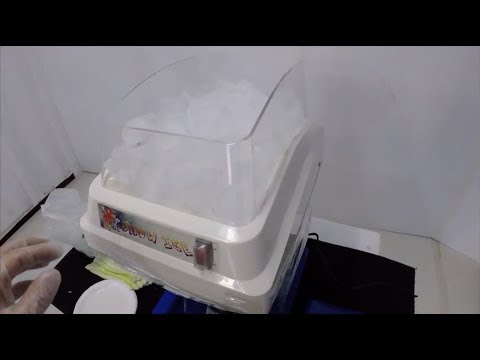 かき氷機WF-A188 / 氷をいっぱいに入れて始動 - YouTube