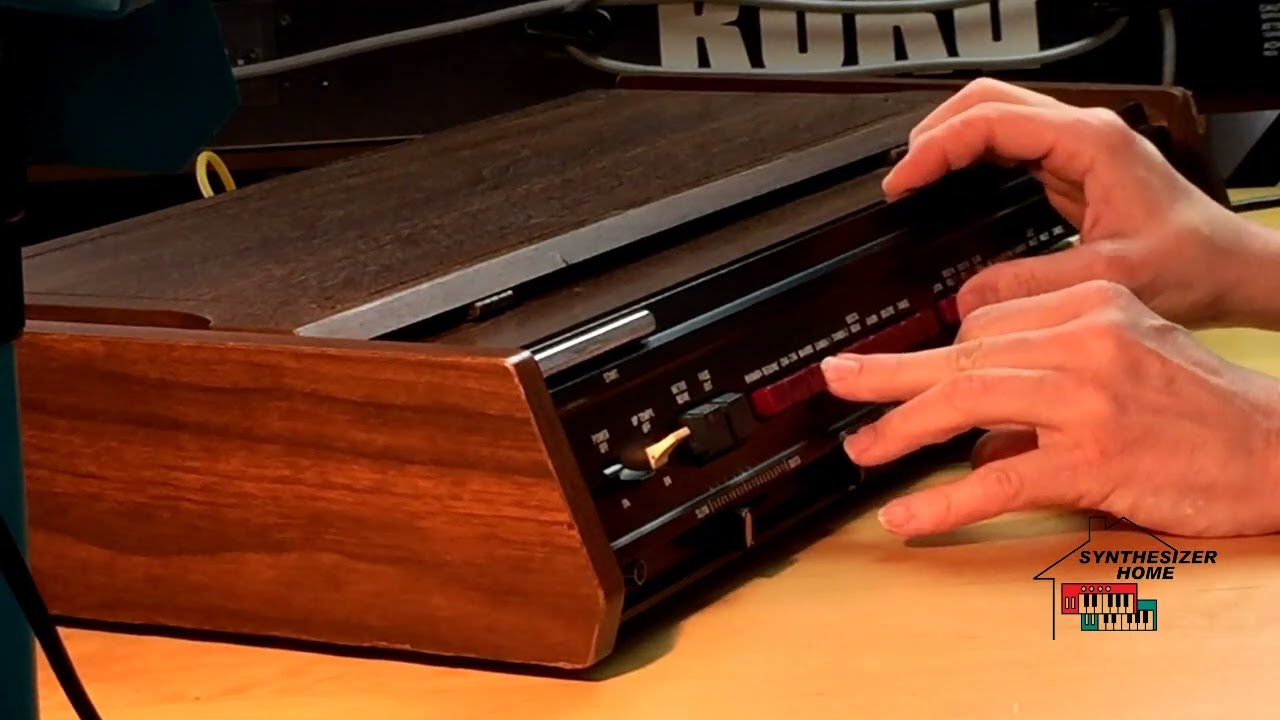 ROLAND TR-77 / RHYTHM 77 (1973) - YouTube