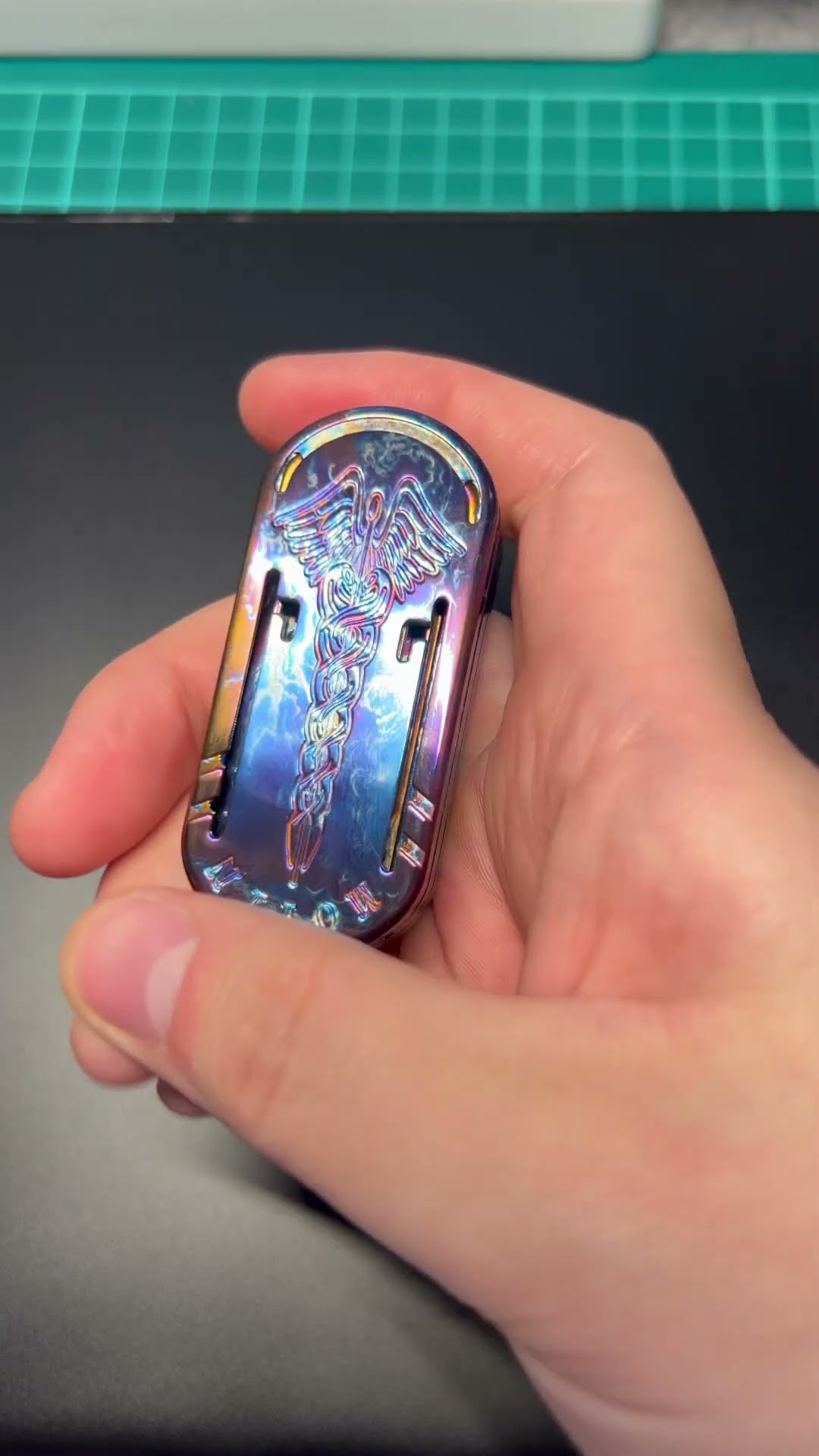 正規品」ZD 音叉 EDCフィジェットトイ 双音叉入り チタン製 スライダー