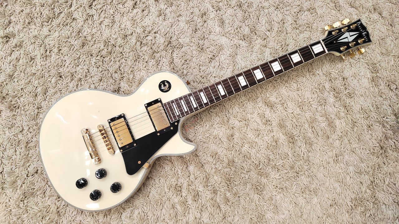 Photogenic Les Paul Custom LP 300 WH - YouTube
