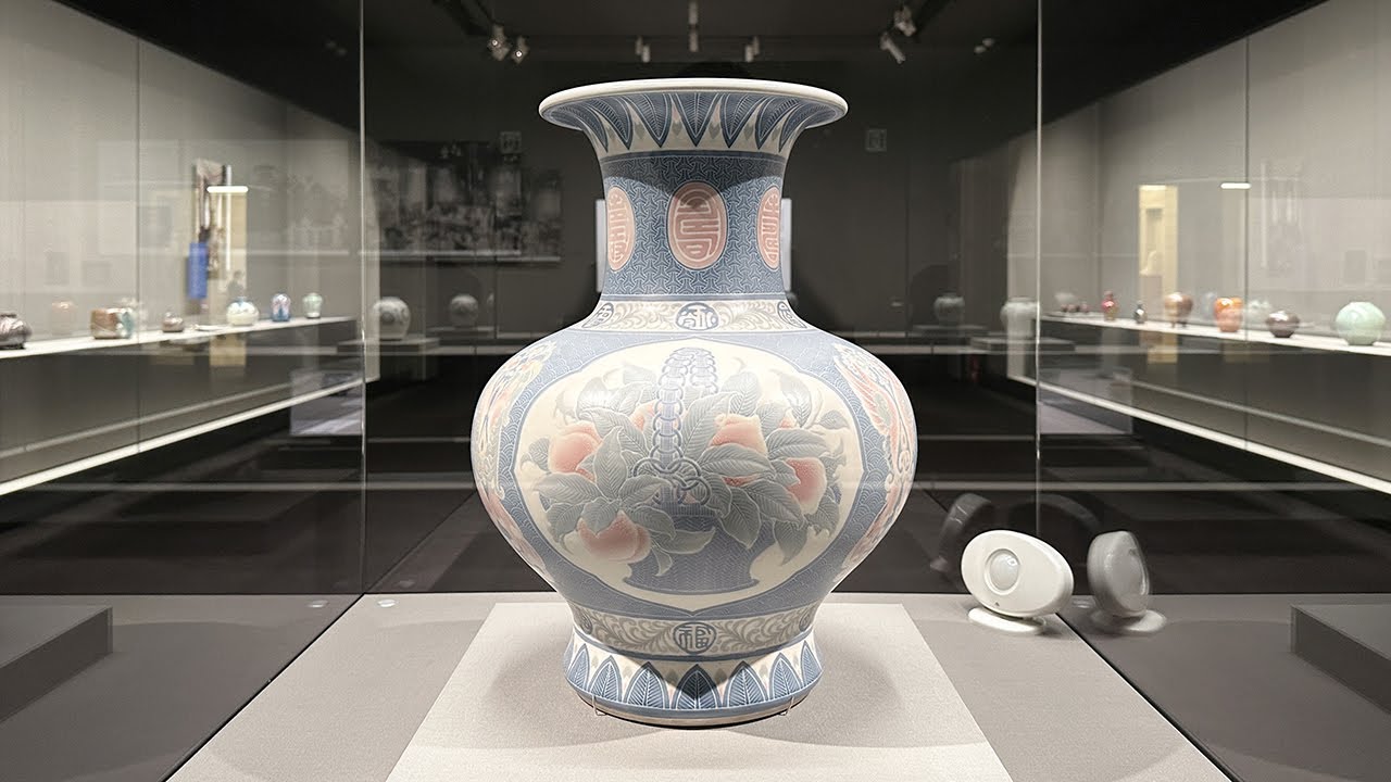 泉屋博古館東京「生誕150年記念 板谷波山の陶芸」 - YouTube