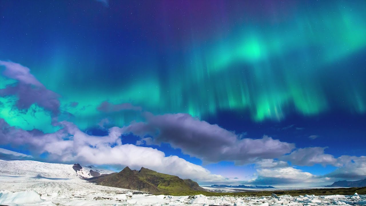 Northern Lights(Aurora)Time Lapse - A Starry Sky of Iceland and