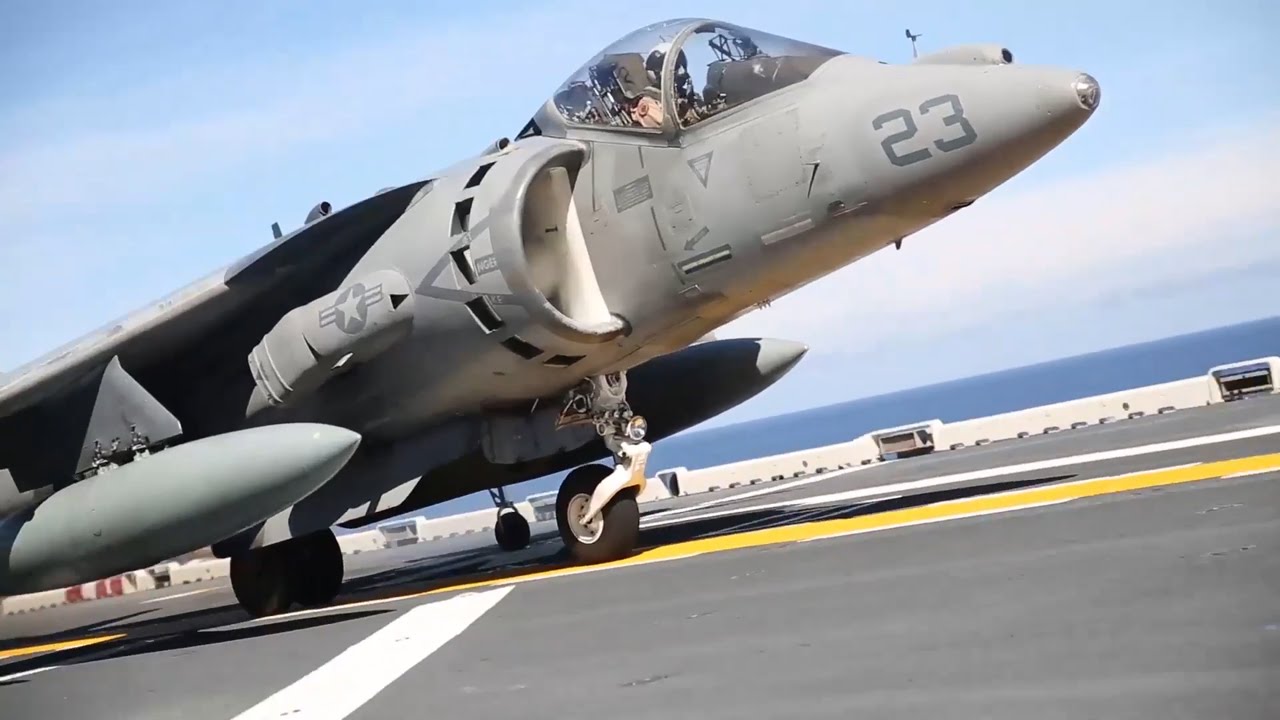 AV-8BハリアーII攻撃機・東シナ海で離着艦訓練 - AV-8B Harrier II