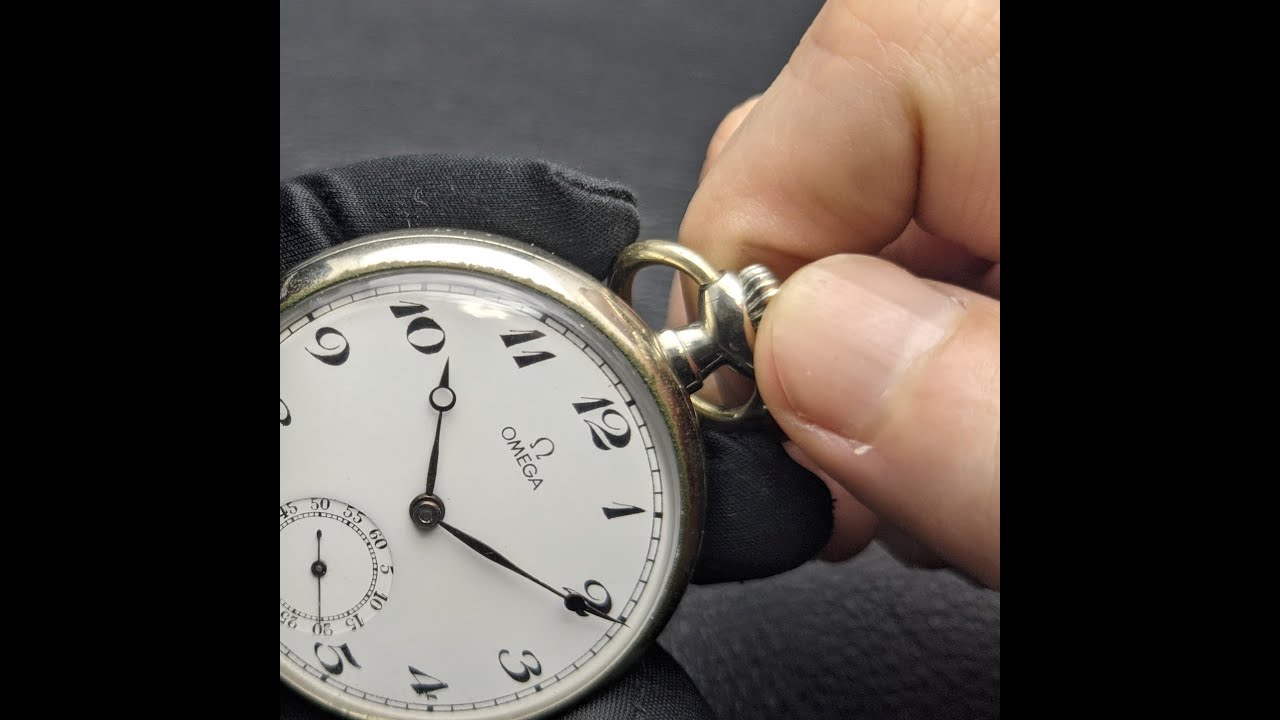 手巻き時計のゼンマイの巻き方 - YouTube