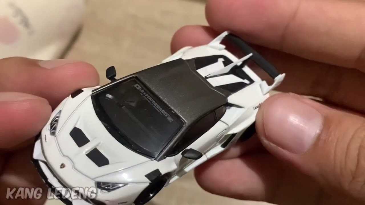 Mini GT 126 - LB☆WORKS Lamborghini Huracán GT White - YouTube