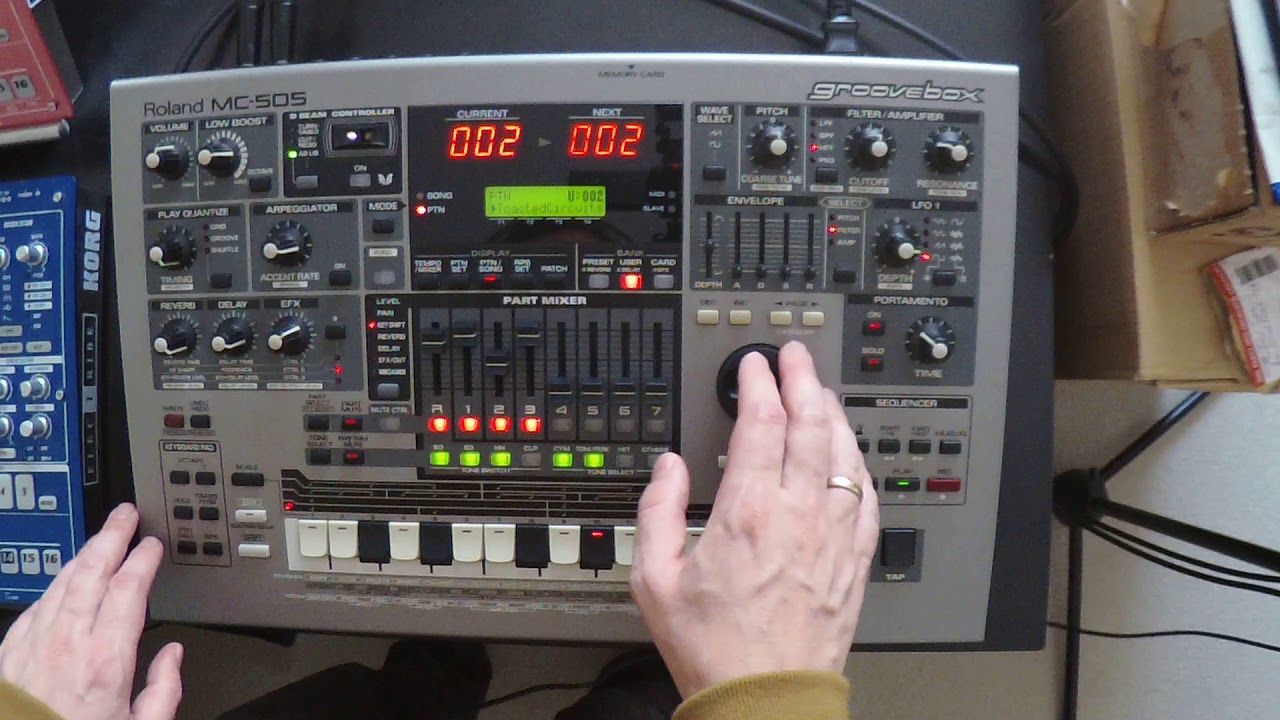 Roland MC-505 Groovebox - original drum&bass performance - YouTube
