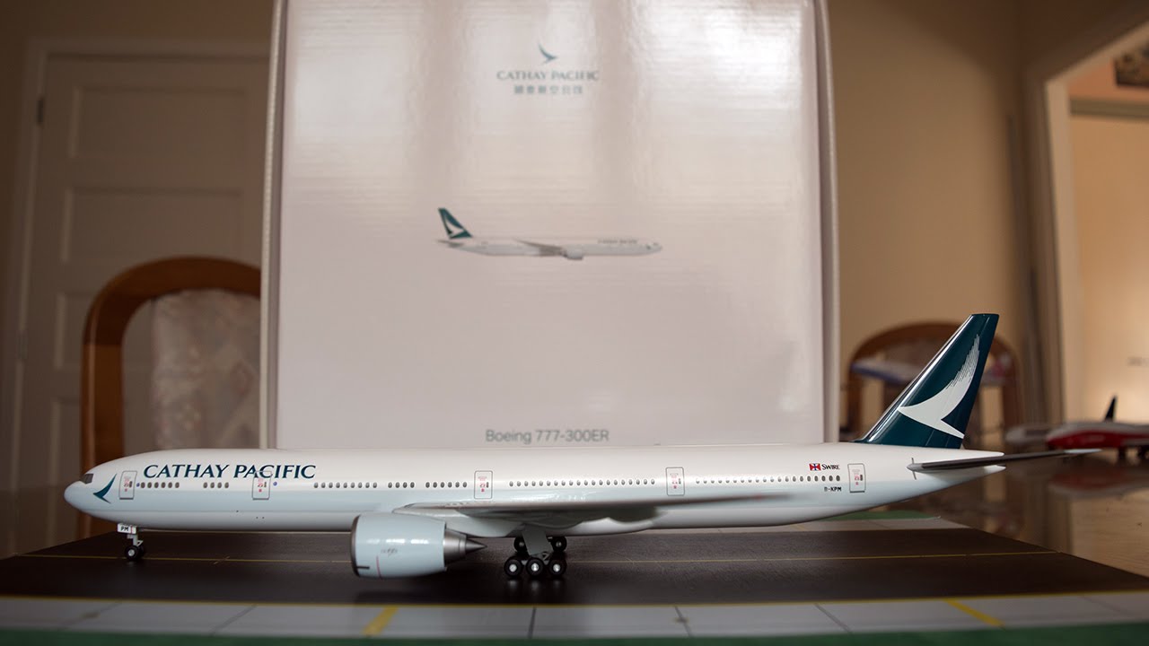 CXcitement 1:200 Cathay Pacific 777-300ER 