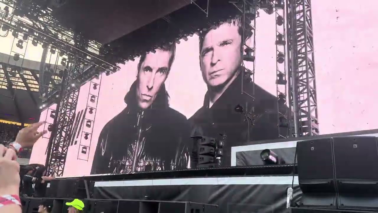 Oasis - Hello - 12/08/2025 - Edinburgh, Scotland - YouTube