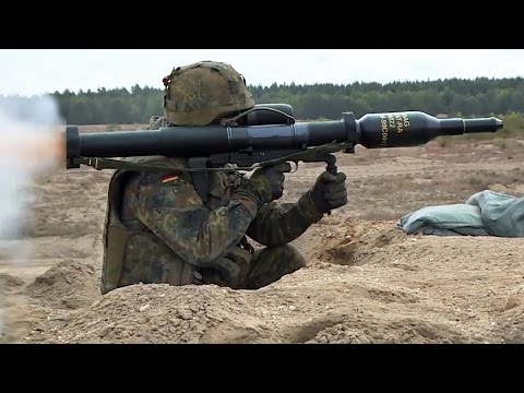 パンツァーファウスト3無反動砲(110mm個人携帯対戦車弾) - Panzerfaust