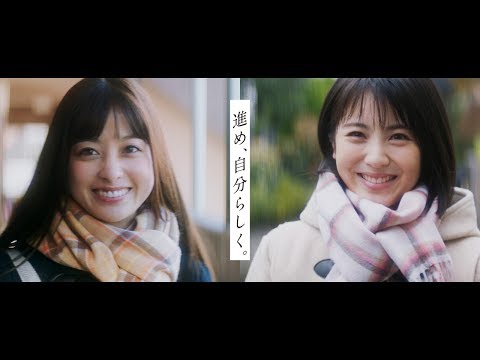 橋本環奈＆浜辺美波が共演！制服姿でじゃれ合う 親に謝りたいことを