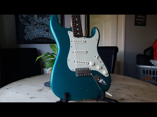 Cool Guitars: Fender American Vintage '62 Stratocaster in Ocean