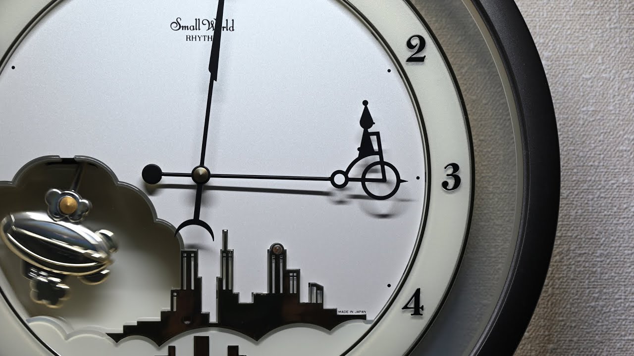 RHYTHM SmallWorld ホバー からくり時計 - YouTube