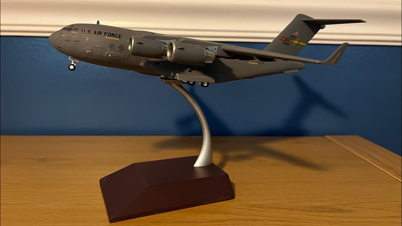 Gemini 200 US Air Force C-17 (March ARB) Review - YouTube