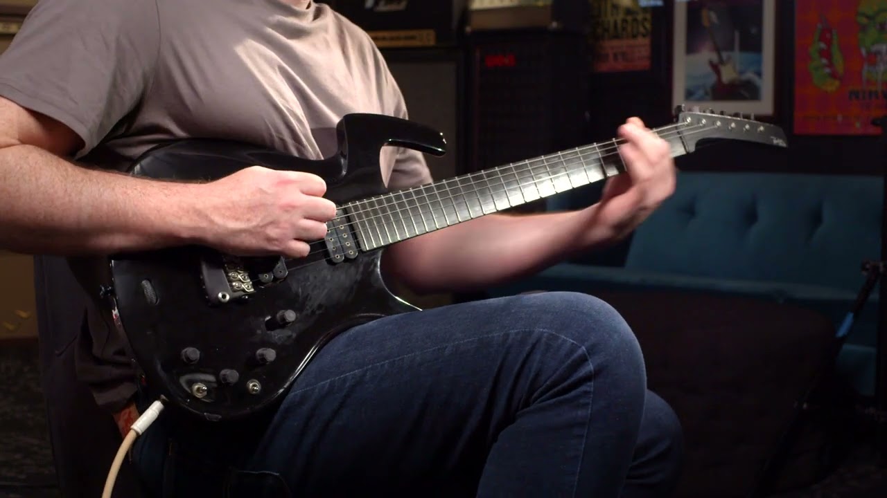 Parker Fly Deluxe Black 1995 – Chicago Music Exchange