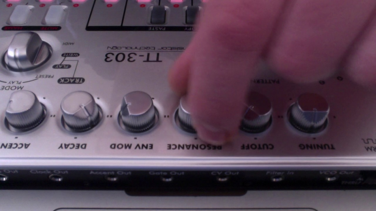 Cyclone Analogic Bass Bot TT303 mk2 - Gearspace