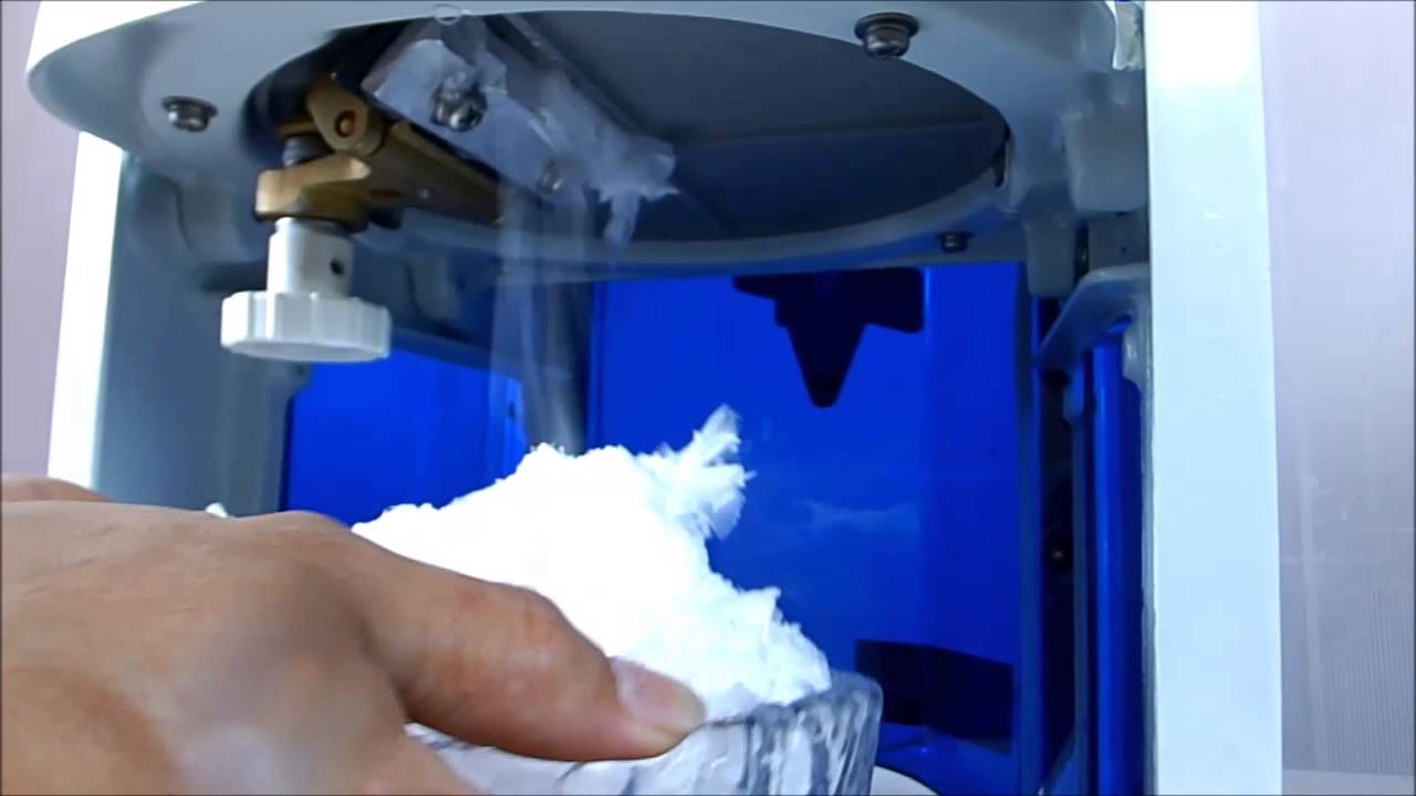 ふわふわ かき氷 初雪 ブロックアイススライサー HF-700P - YouTube