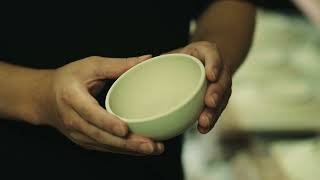 薩摩焼 十五代 沈壽官 Satsuma Ware Chin Jukan XV - YouTube