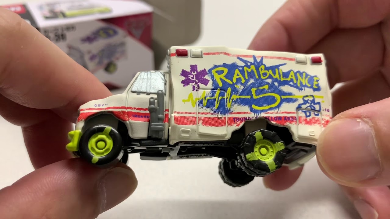 Cars Toys - Dr. Damage Ambulance トミカ カーズ おもちゃ C-39