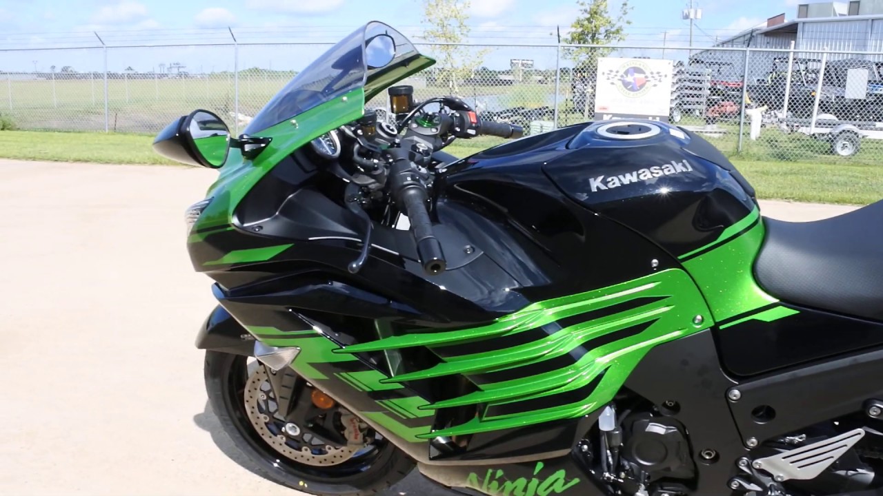 Mainland's look at the 2020 Kawasaki ZX14R ABS Ninja Metallic