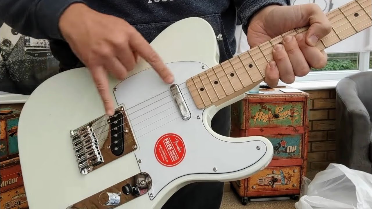 UNBOXING Squier By Fender Affinity Telecaster Arctic White Review