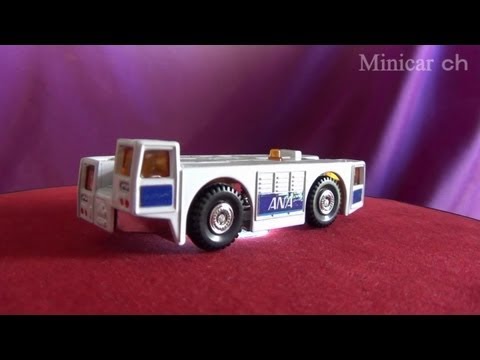 けん引車 トミカギフト ジャンボエアポ-トセット3 ANA - YouTube